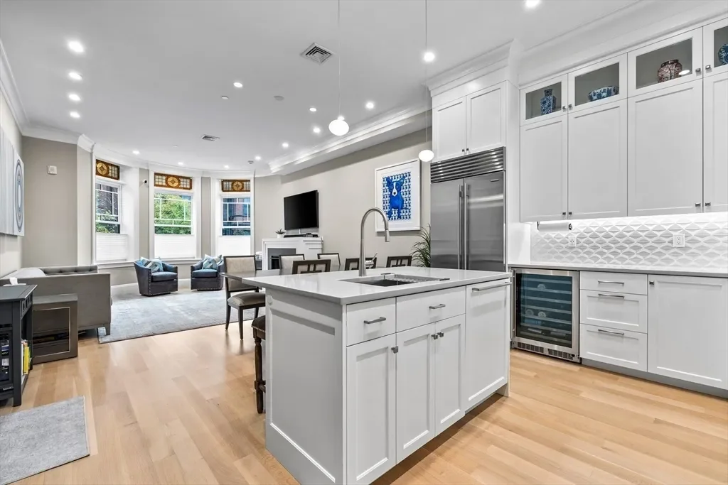 131 Saint Botolph St, Boston, Massachusetts, United States. - Photo 13