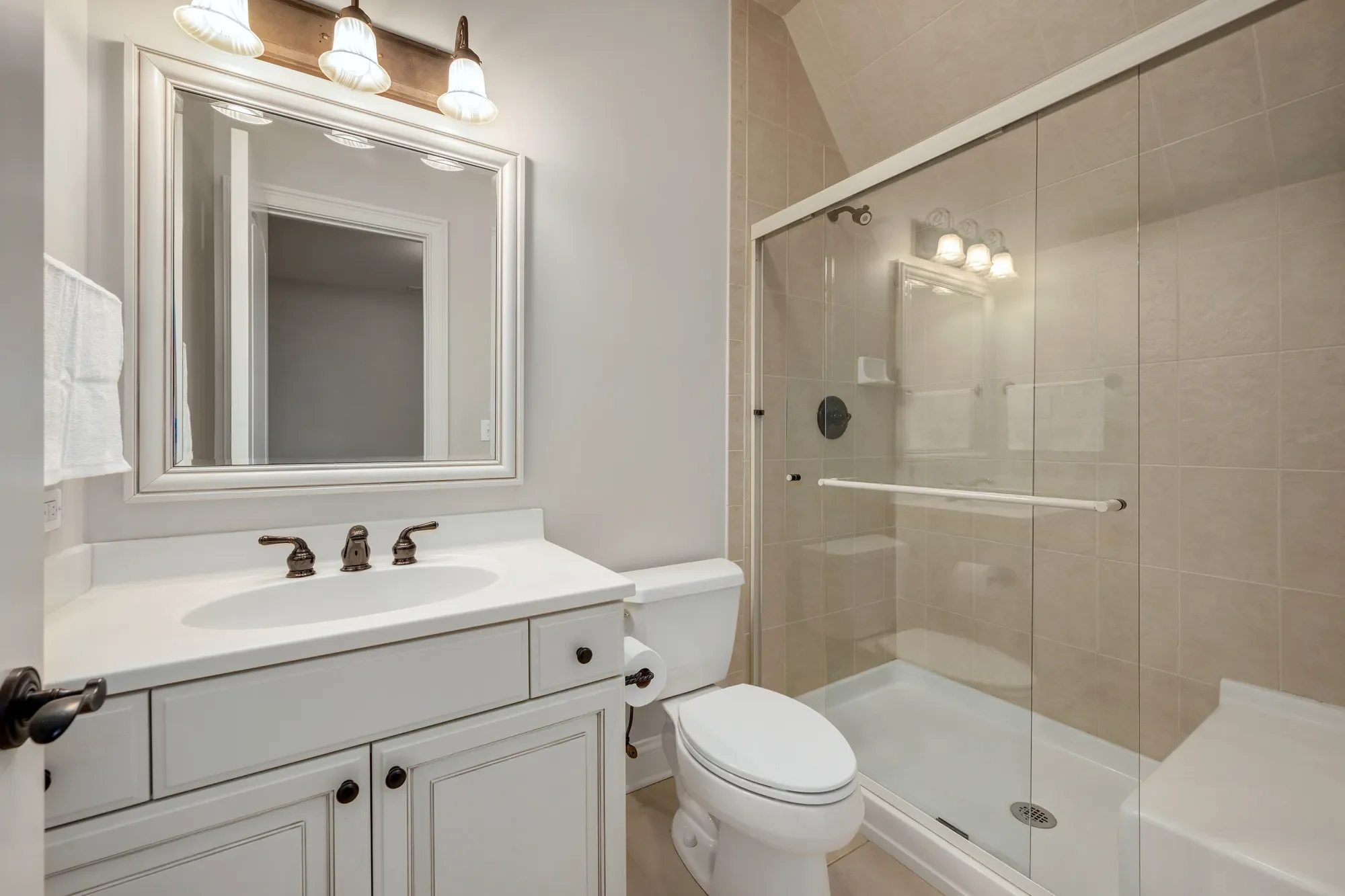 210 W Hickory Street , Hinsdale, IL 60521, Hinsdale, Illinois, United States. - Photo 29