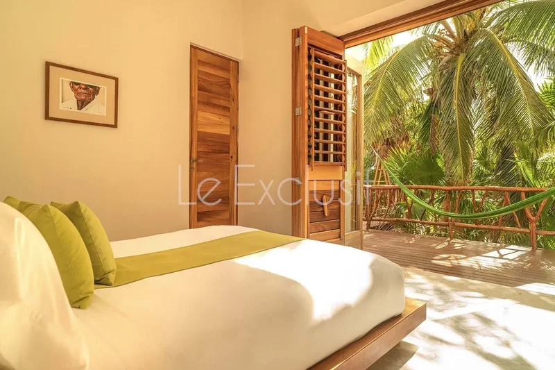 SPECIAL VILLA NEXT TO THE BEACH, SURROUNDED BY NATURE