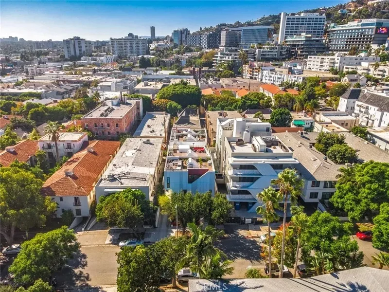 1253 N Sweetzer 3, Los Angeles, California, United States. - Photo 31