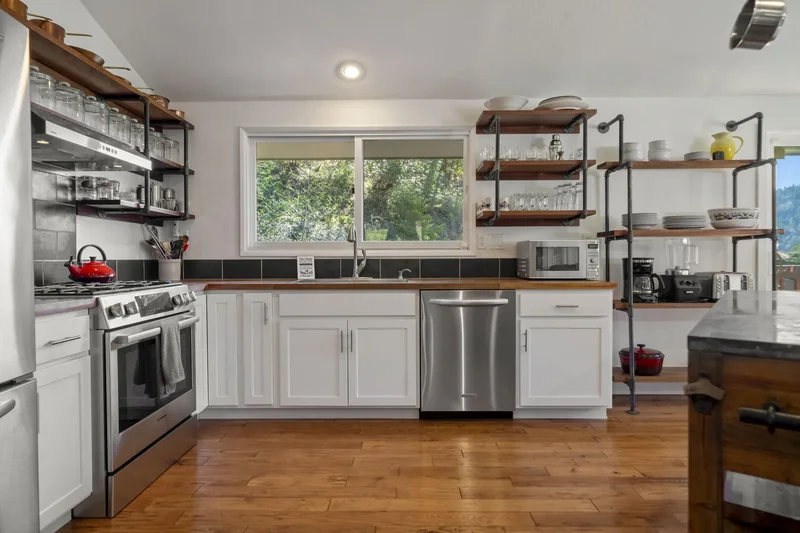 49867 Hills Creek Road, Oakridge, Oregon, United States. - Photo 12