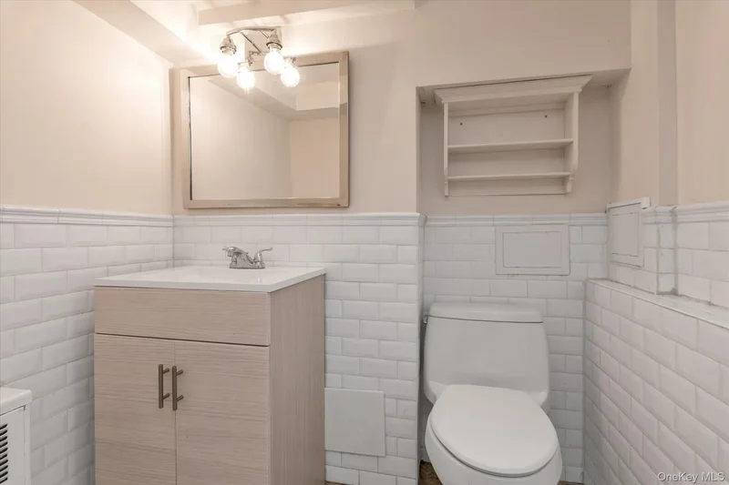 26 Cheshire Road, Inwood, New York, United States. - Photo 2