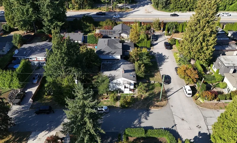 2405 Lloyd Avenue, North Vancouver, British Columbia, Canada. - Photo 11