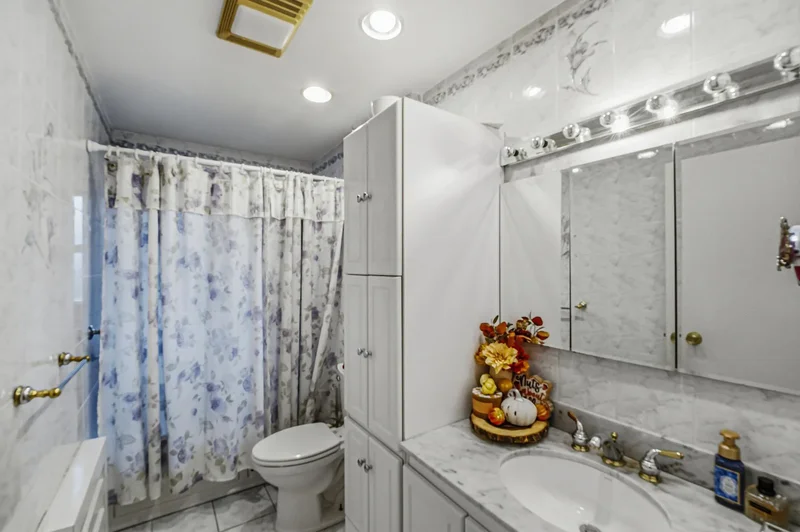 816 Pepperidge Road, Westbury, NY 11590, Salisbury, New York, United States. - Photo 9