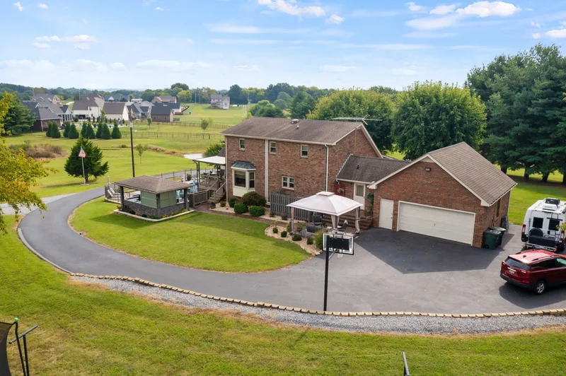 730 N Russell St, Portland, Tennessee, United States. - Photo 15