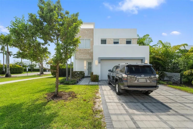 6810 NW 103rd Pl, Doral, Florida, United States. - Photo 18