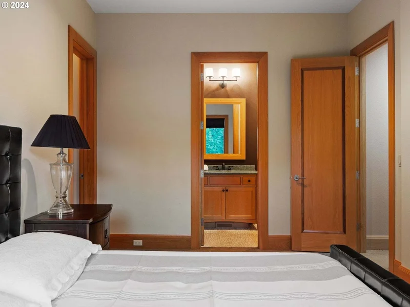 3534 SW Gale Ave, Portland, OR 97239, Portland, Oregon, United States. - Photo 38