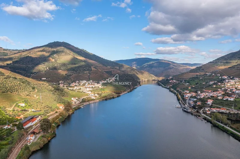 Quinta da Capela, a 16-hectare wine-producing estate by the Douro River
