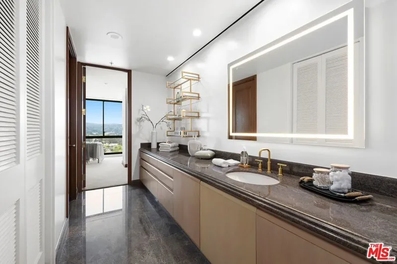 10490 Wilshire Boulevard PH4, Los Angeles, California, United States. - Photo 19