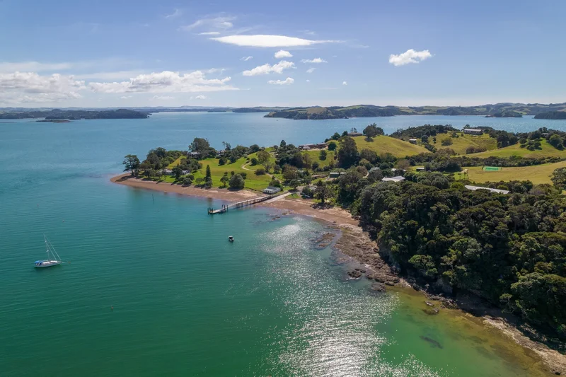 Share 2 Moturoa Island, Russell, Bay of Islands, NTL, Russell, Northland, New Zealand. - Photo 4