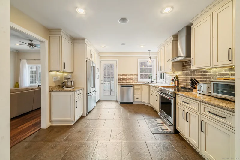 443 Oxford Road, Oxford, Connecticut, United States. - Photo 6