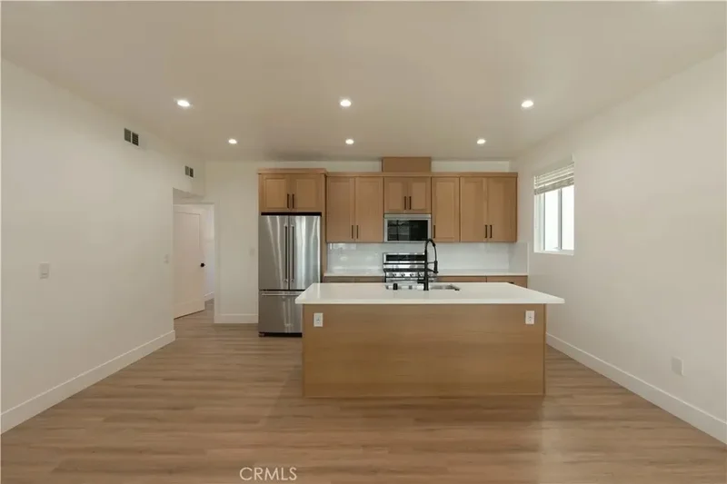 5503 Adenmoor, Lakewood, California, United States. - Photo 18