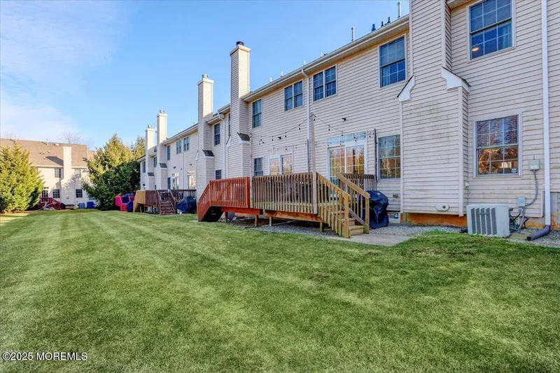 102 Whitlock Court, Manalapan, NJ 07726, Manalapan Township, New Jersey, United States. - Photo 15