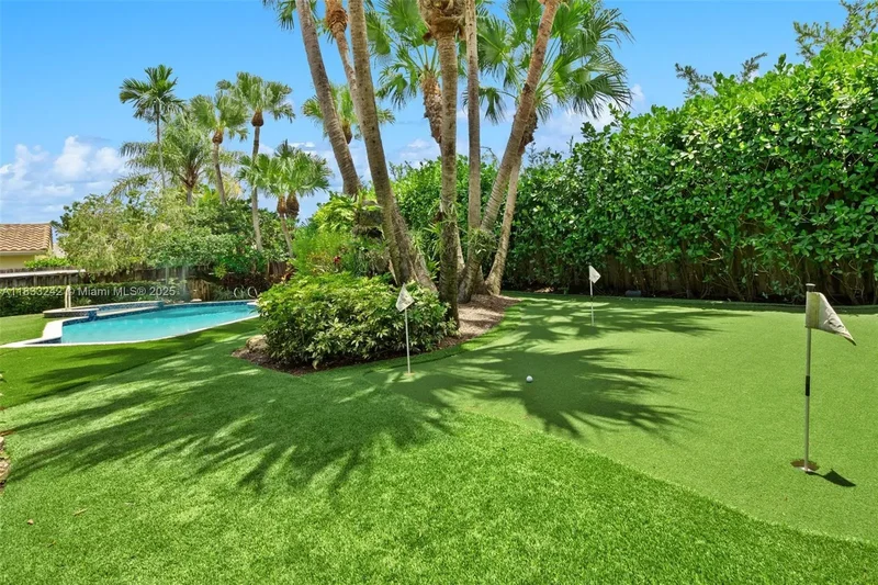 2100 NE 211th Ter, North Miami Beach, Florida, United States. - Photo 5
