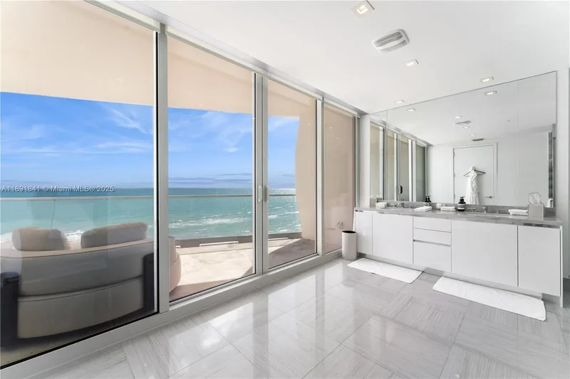 16901 Collins Ave, Golden Beach, Florida, United States. - Photo 18