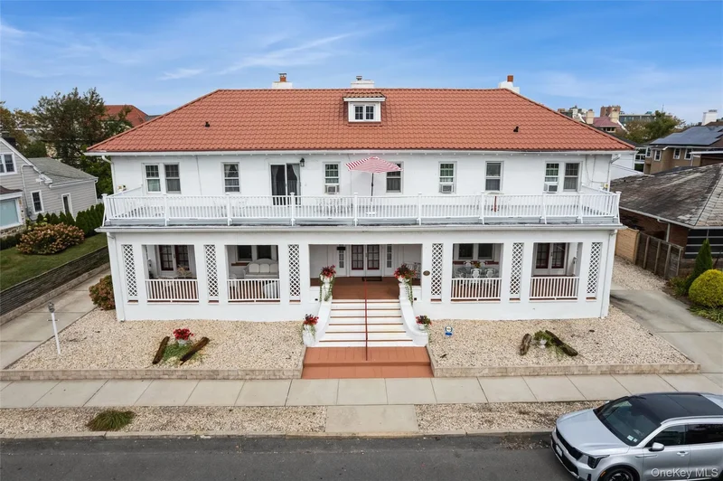 161 W Beech Street, Long Beach, New York, United States. - Photo 2