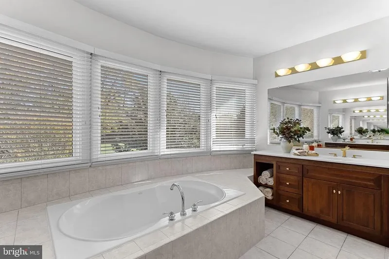 2793 MARSHALL LAKE DR DRIVE, OAKTON, VA 22124, Oakton, Virginia, United States. - Photo 33