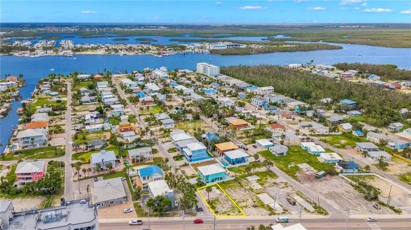 2101, Fort Myers Beach, Florida, United States. - Photo 5