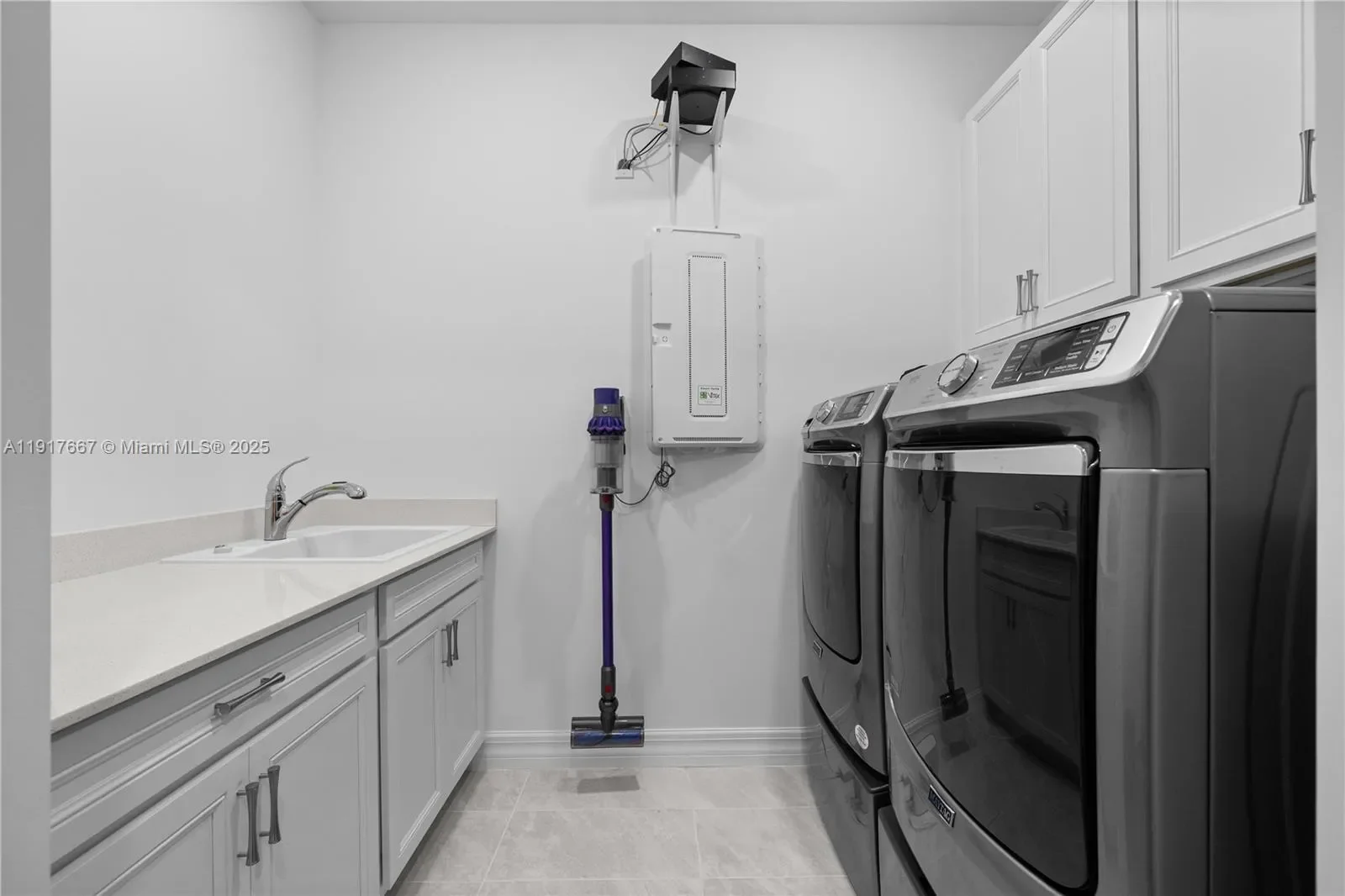 2715 Primrose Pl, Fort Lauderdale, Florida, United States. - Photo 21