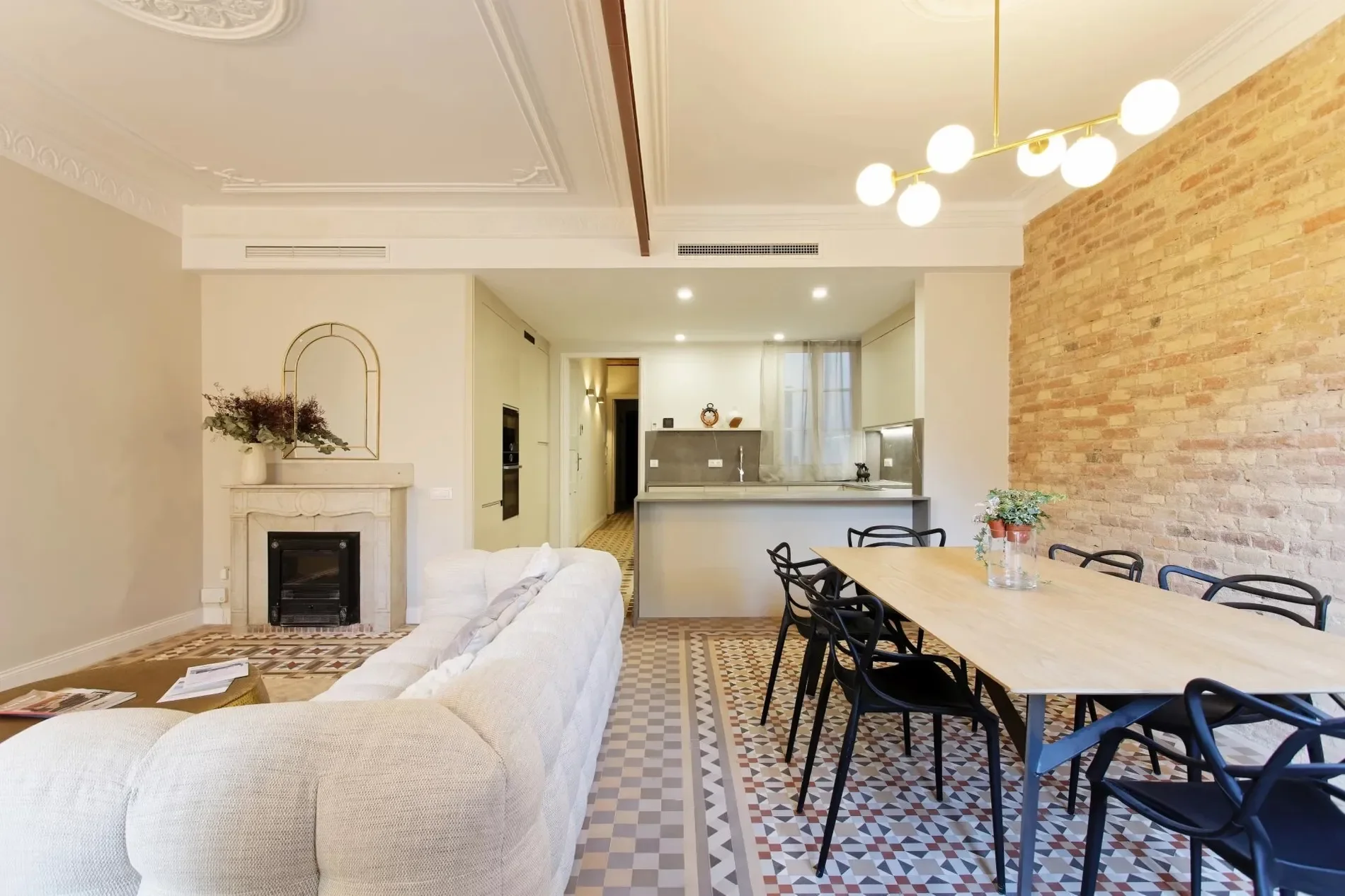 Exclusive Property in the Heart of Barcelona with Historic Details and Modern Design