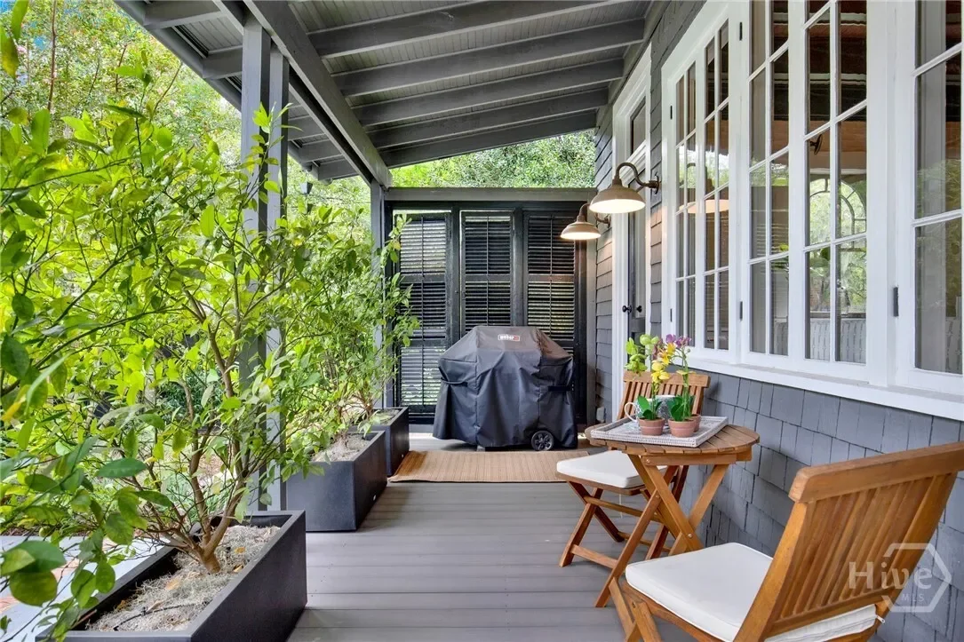 Exterior photo 10