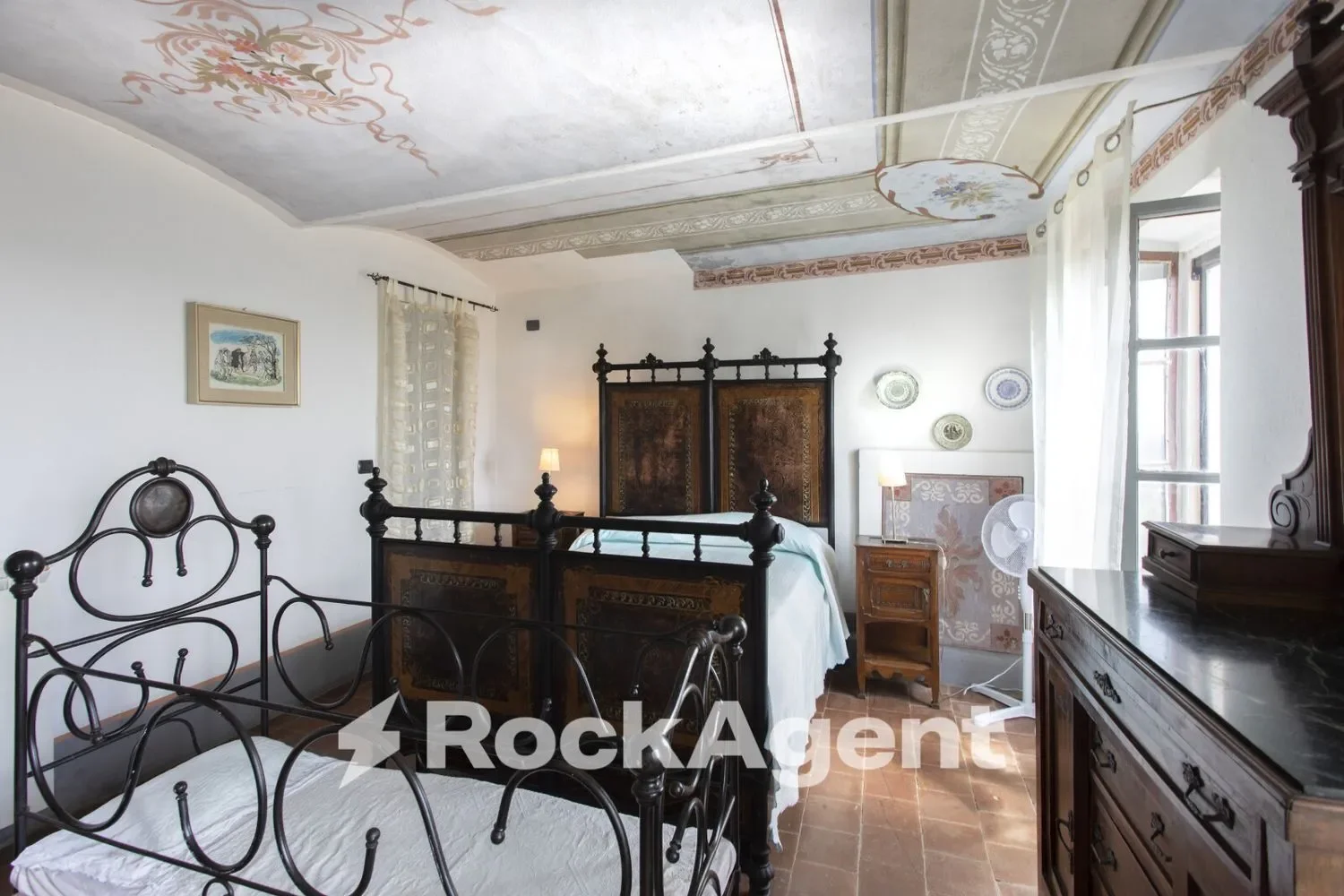 Gallery photo 1