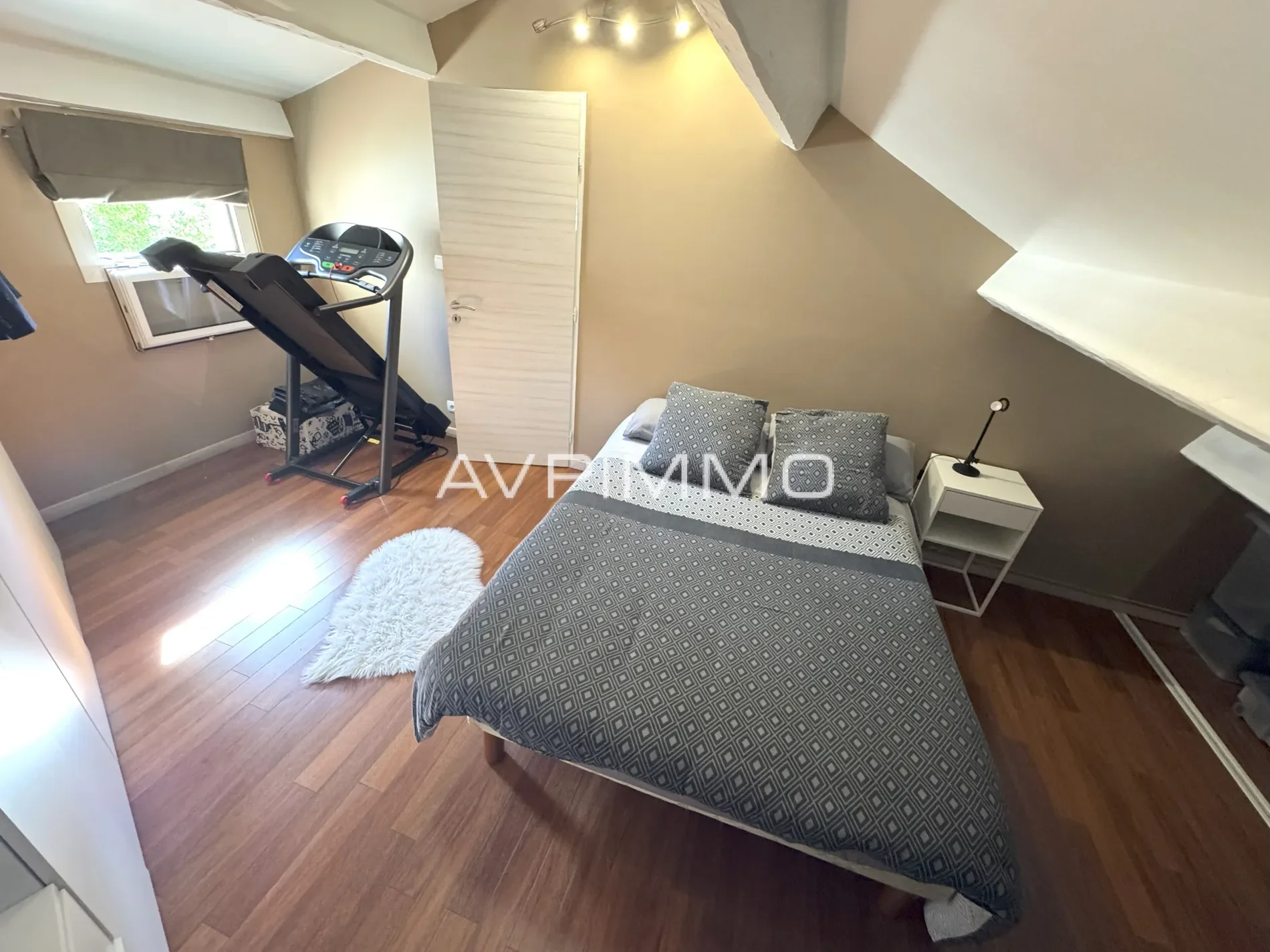 Gallery photo 9