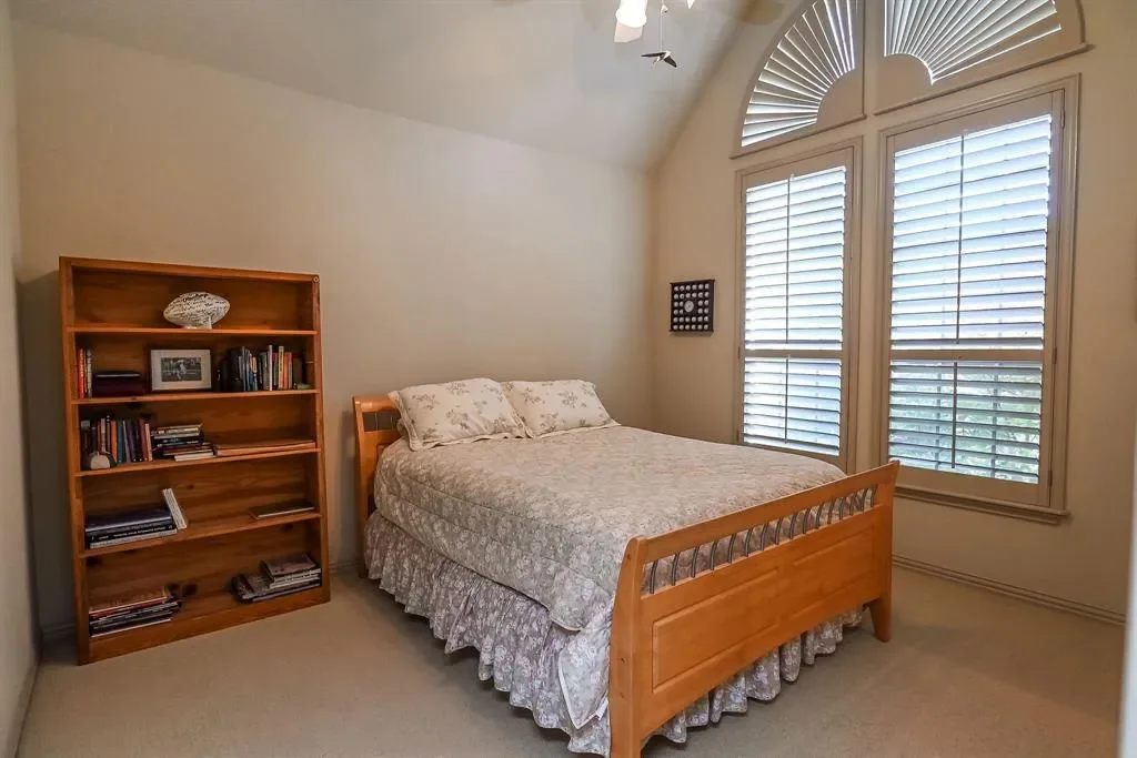 702 Sussex Court, Grapevine, Texas, United States. - Photo 25
