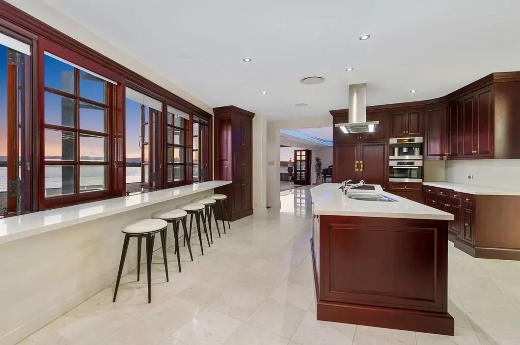 SOVEREIGN ISLANDS, Knightsbridge Parade West, Paradise Point, Queensland, Australia. - Photo 7