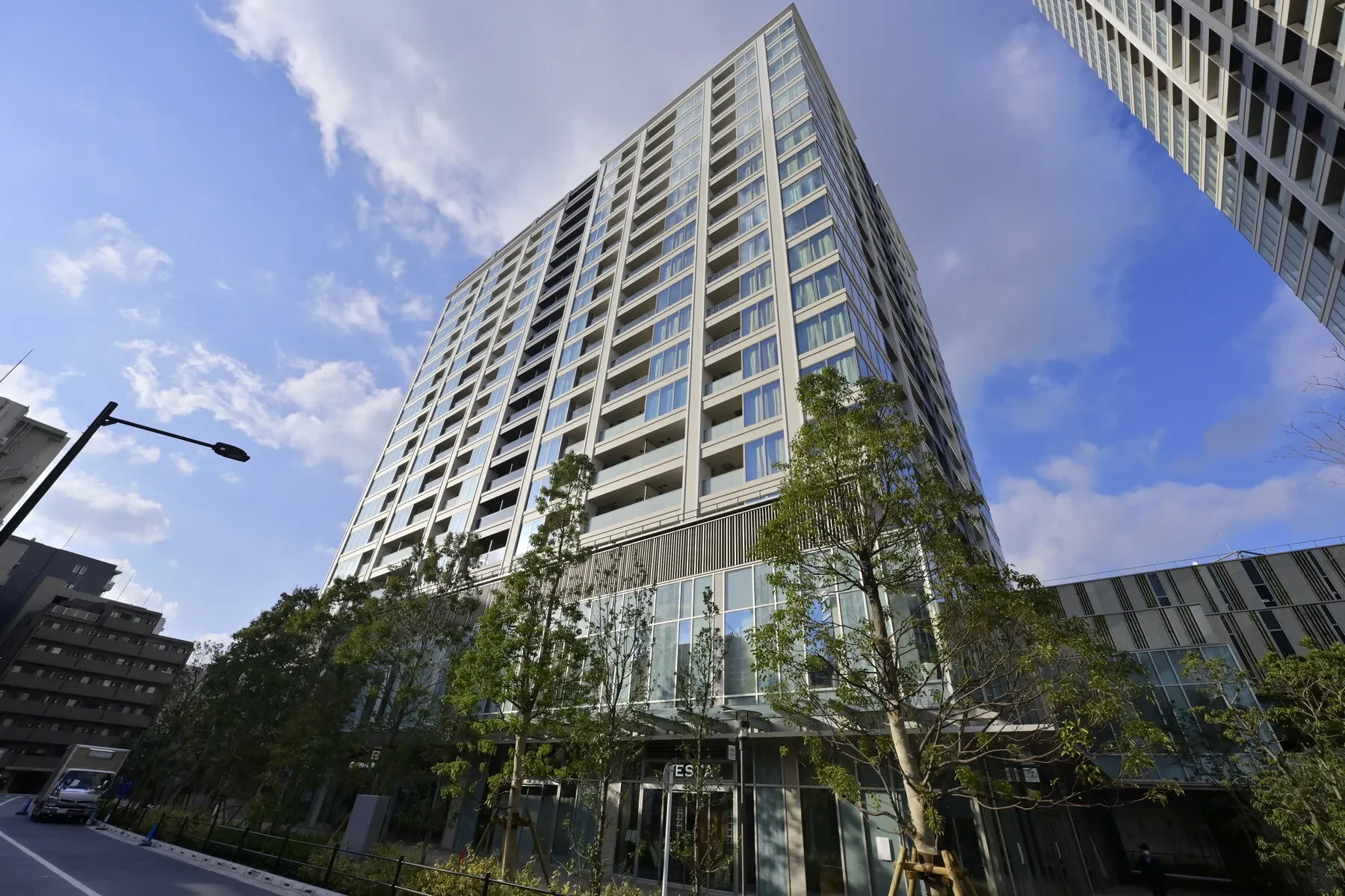 Exterior photo 2