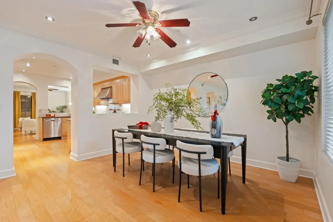 1040 Genter Street, San Diego, California, United States. - Photo 13