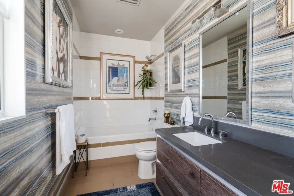 6732 W HEPBURN Way, Los Angeles, California, United States. - Photo 13