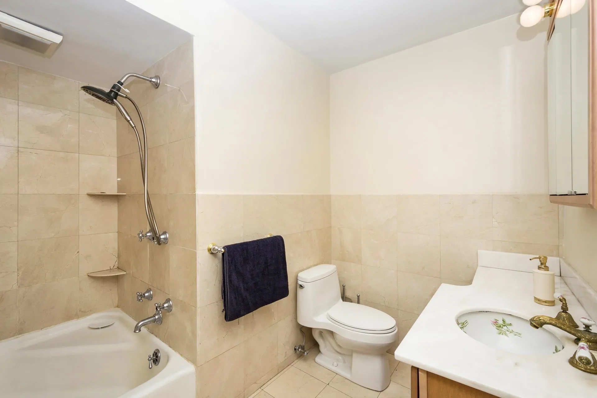 4600 GROSVENOR AVE, New York, New York, United States. - Photo 9