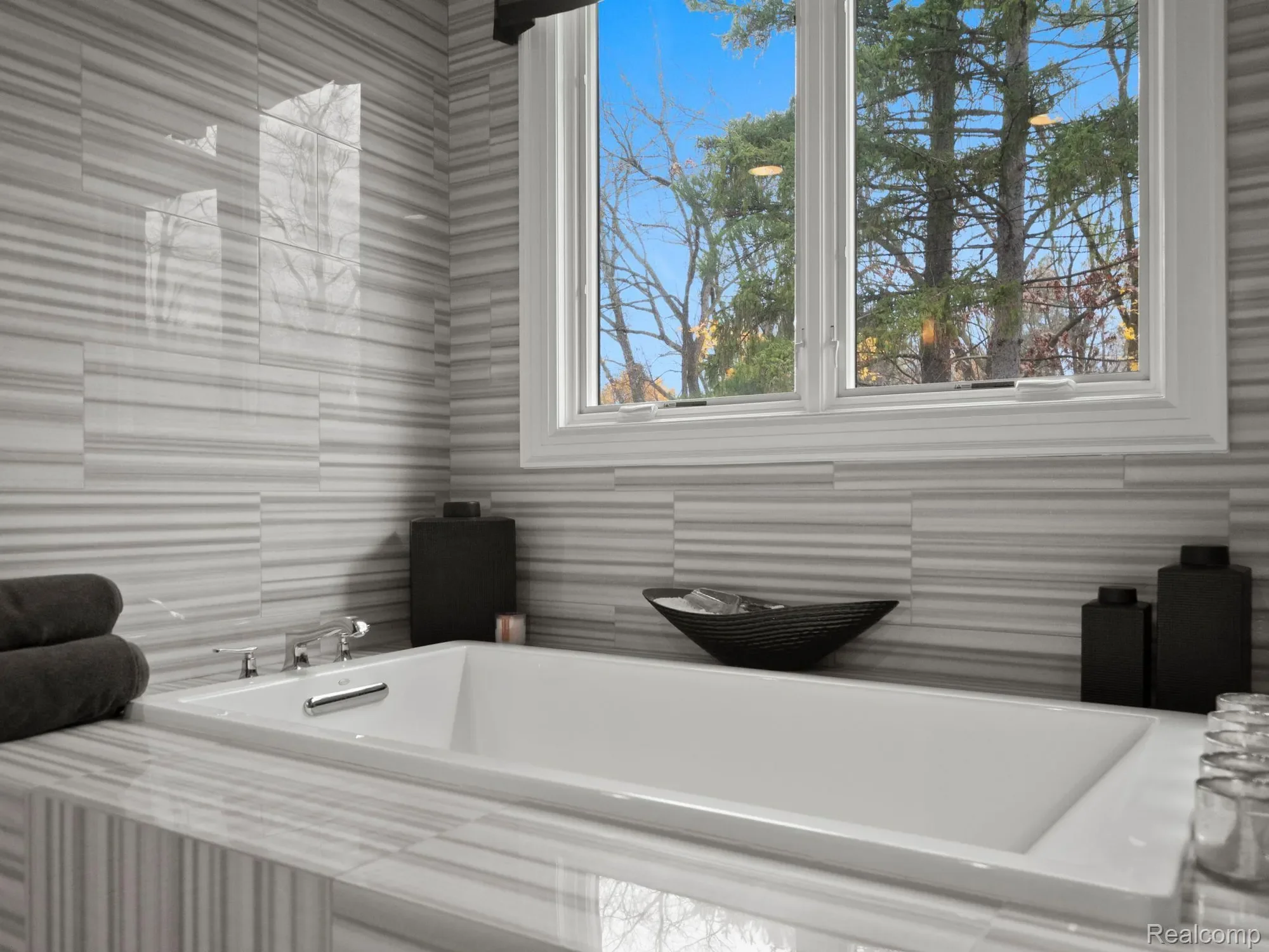 32890 Whatley Road, Franklin Village, MI 48025, Beverly Hills, Michigan, United States. - Photo 2