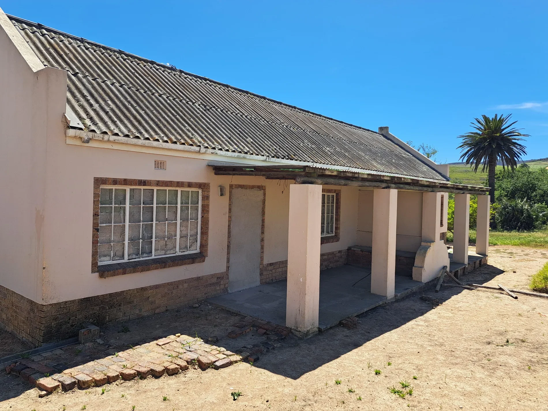 Exterior photo 8