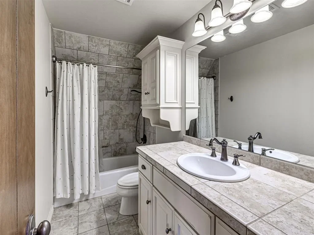 3724 Stagmoor Road, Edmond, OK 73034, Edmond, Oklahoma, United States. - Photo 27