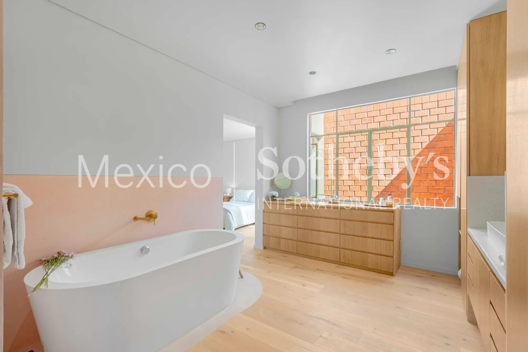 Gallery photo 10