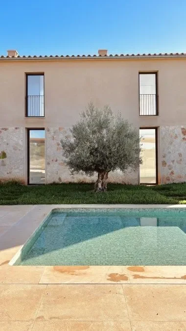 Exterior photo 8