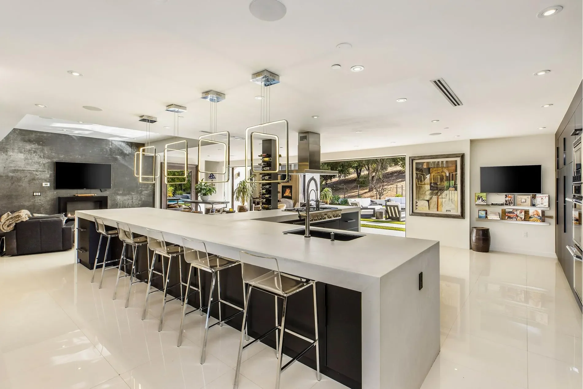 207 SADDLEBOW Road, Bell Canyon, California, United States. - Photo 12