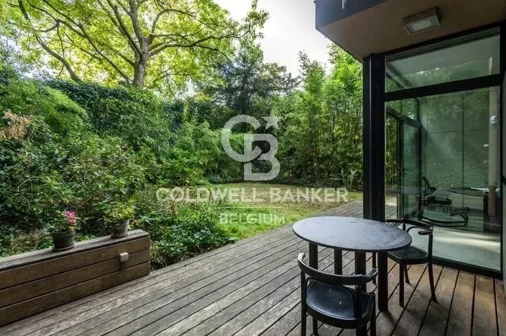 Exterior photo 5
