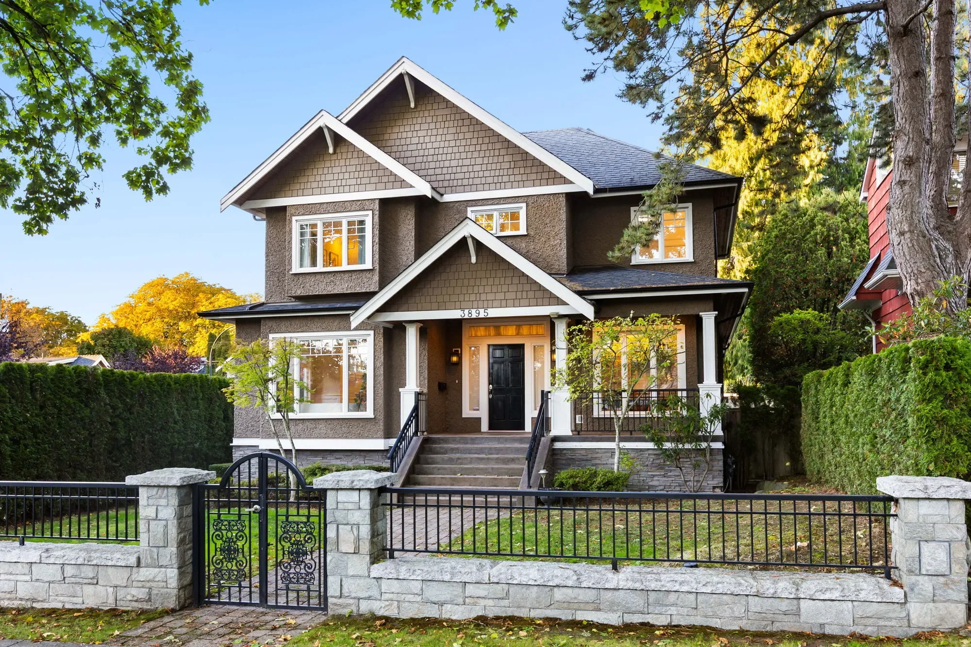 Exterior photo 3