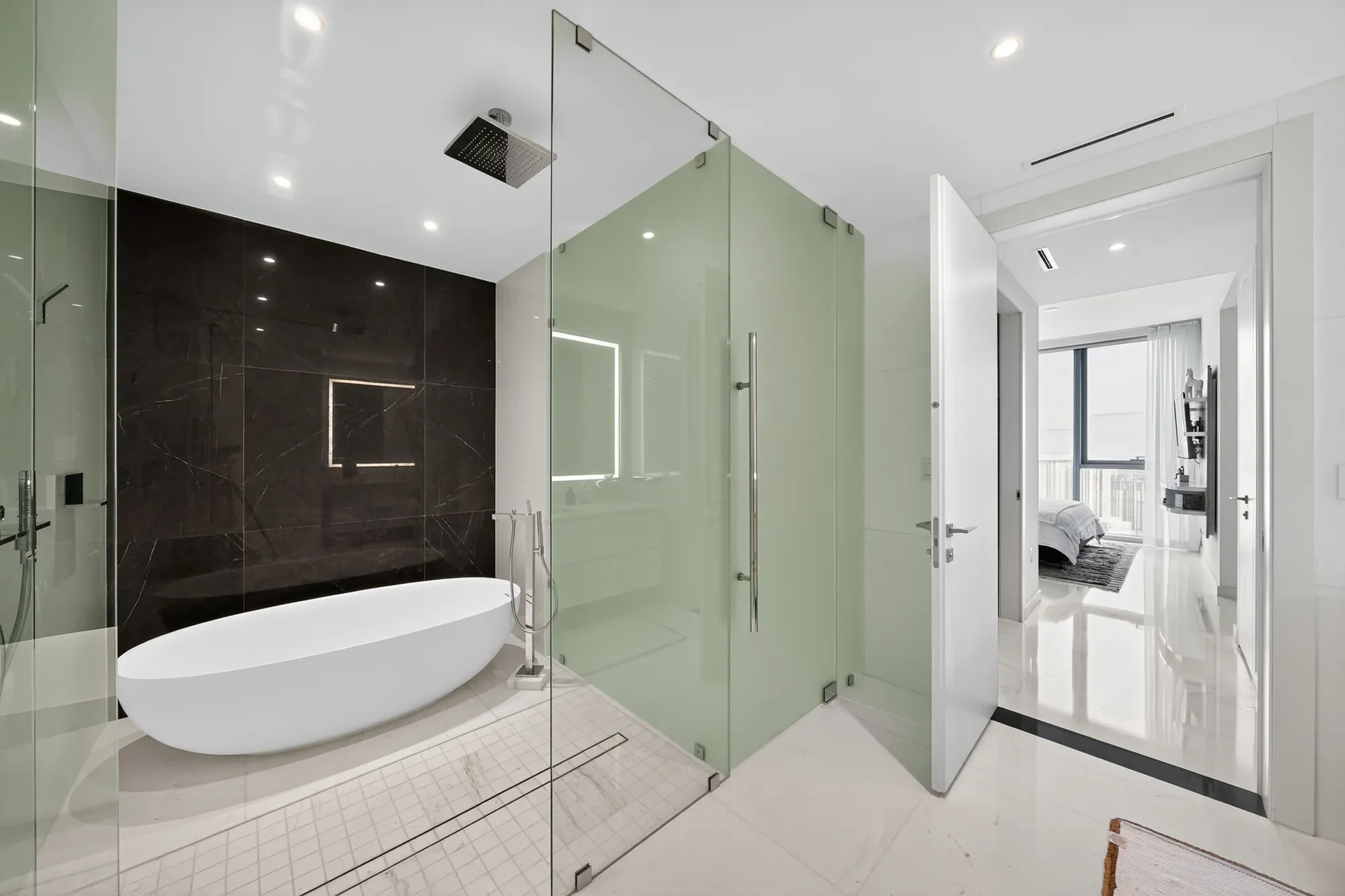 300 Biscayne Blvd Way #5009w, Miami, FL 33131, Miami, Florida, United States. - Photo 19