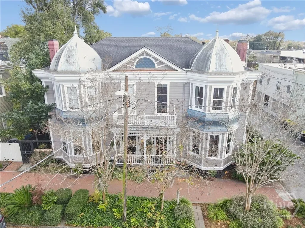 Single Family Residence in Savannah