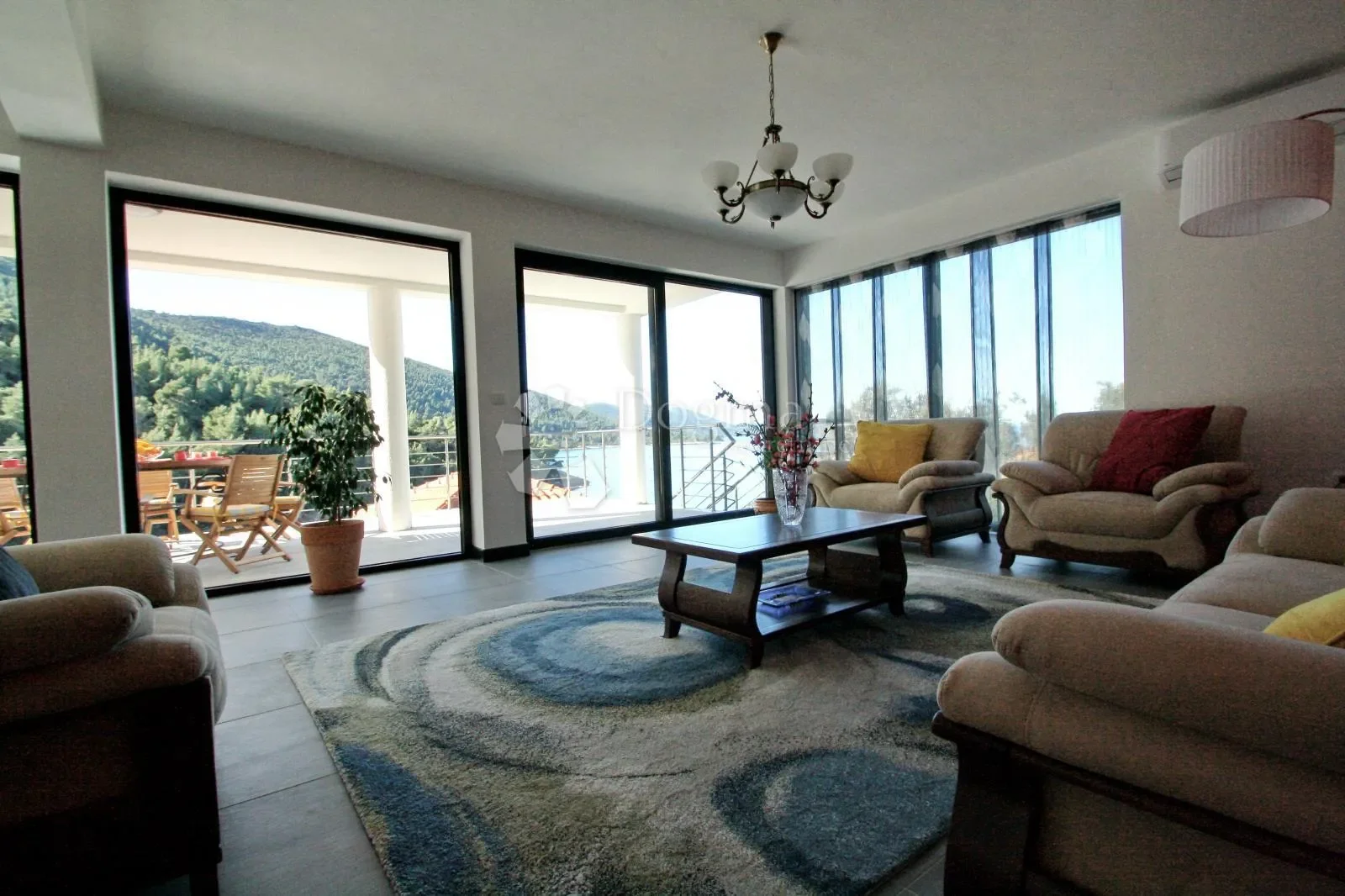 Gallery photo 7