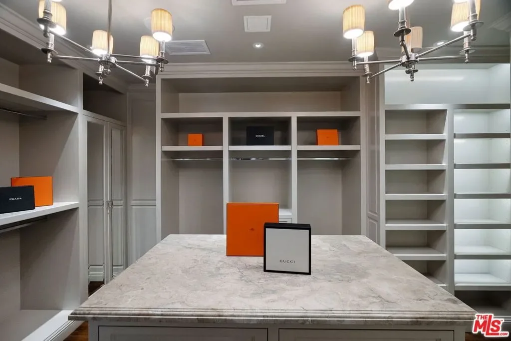 6882 Arizona Avenue, Los Angeles, California, United States. - Photo 14