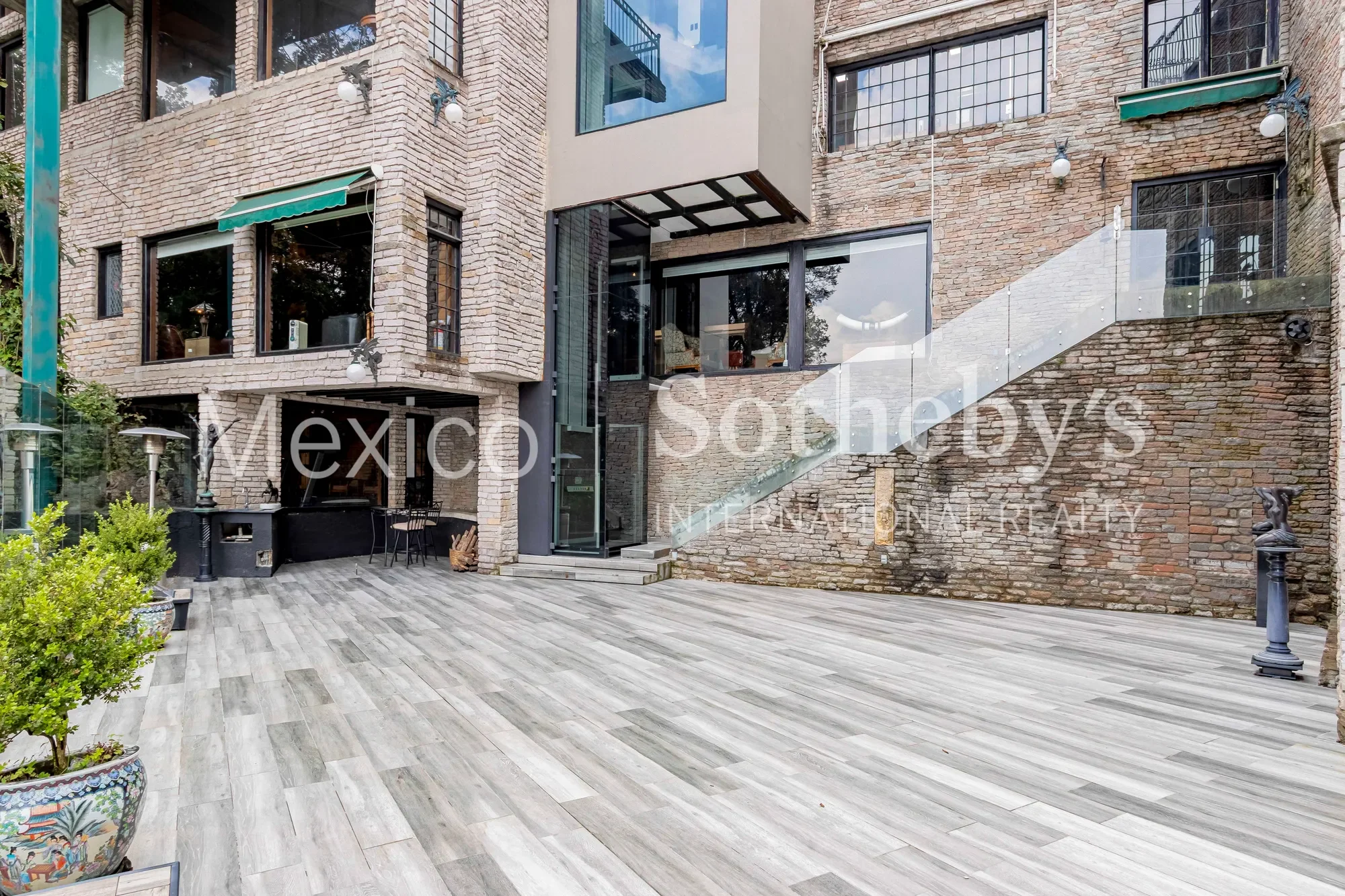 Gallery photo 4