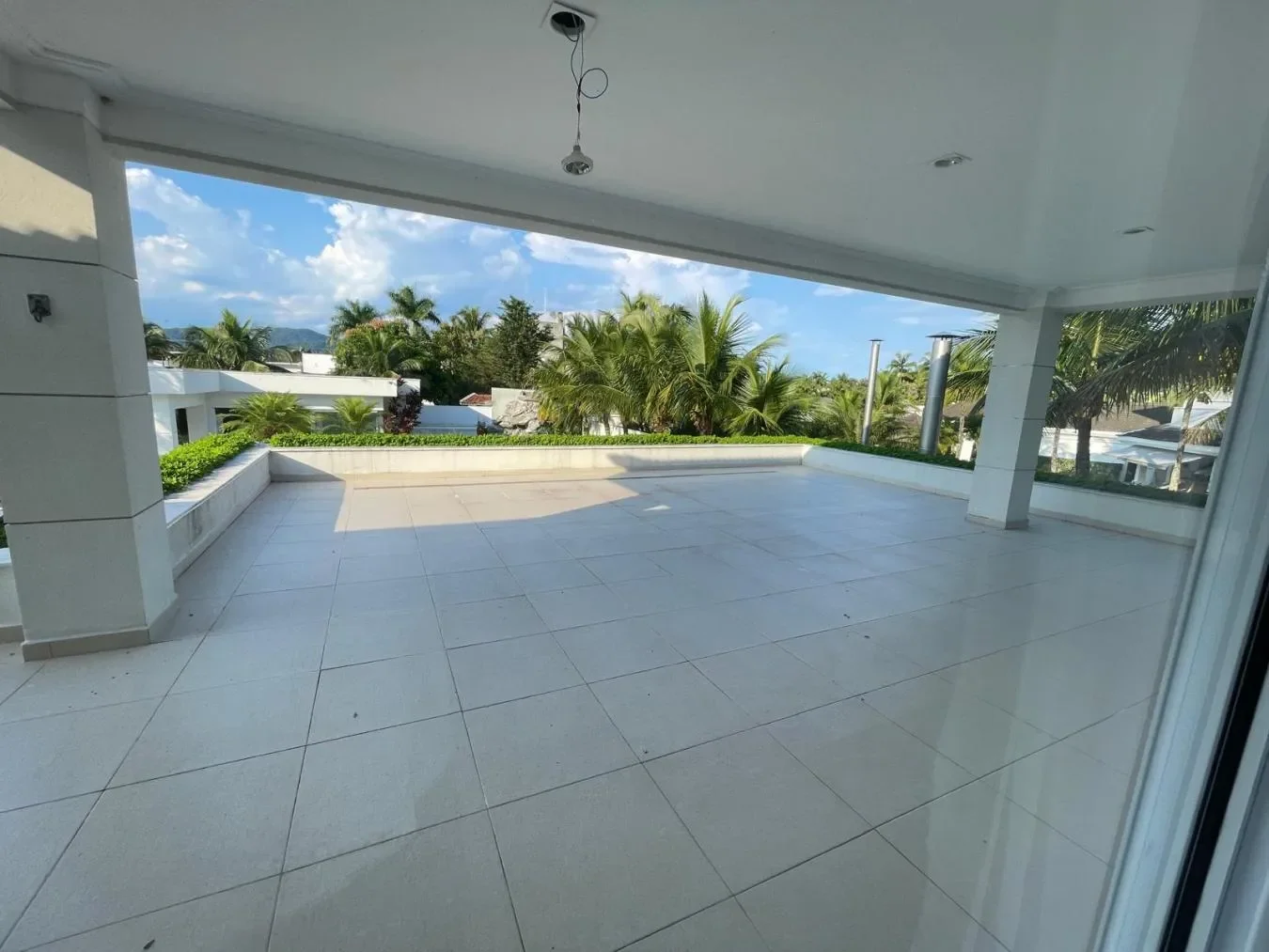 Exterior photo 11