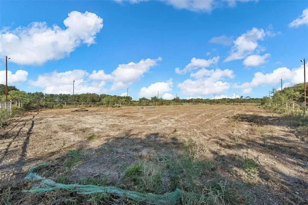 1025 County Road, Hillsboro, TX 76645, Hillsboro, Texas, United States. - Photo 18
