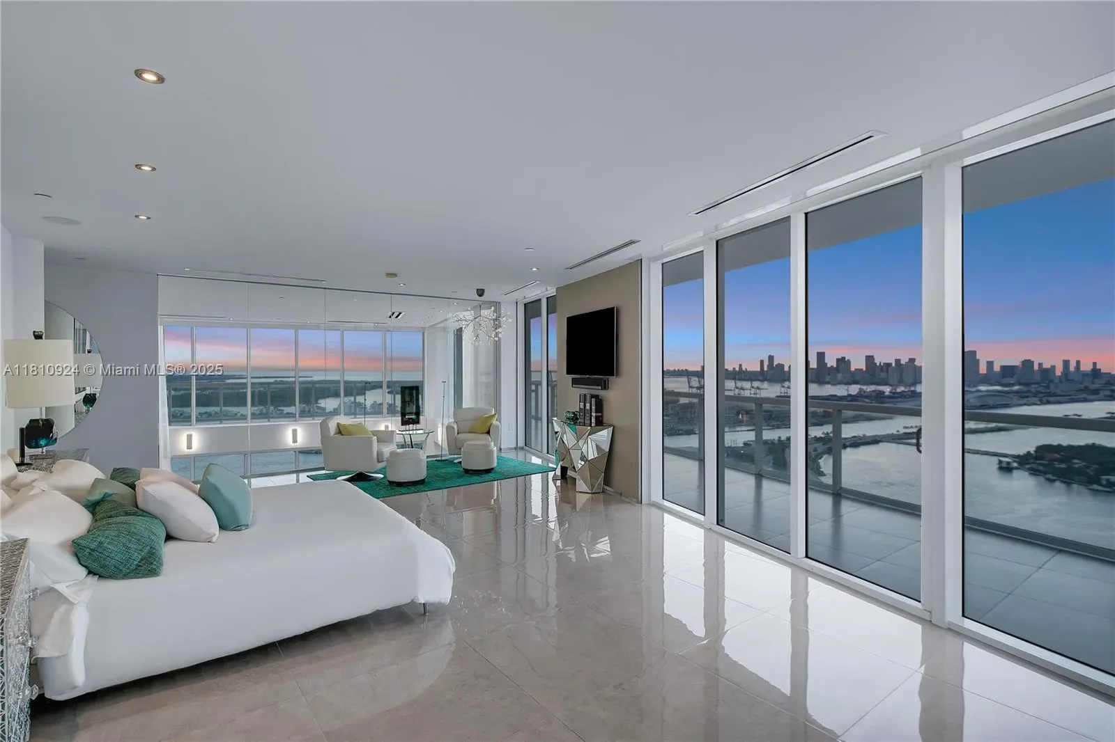 450 Alton Rd, #PH1, Miami Beach, Florida, United States. - Photo 26
