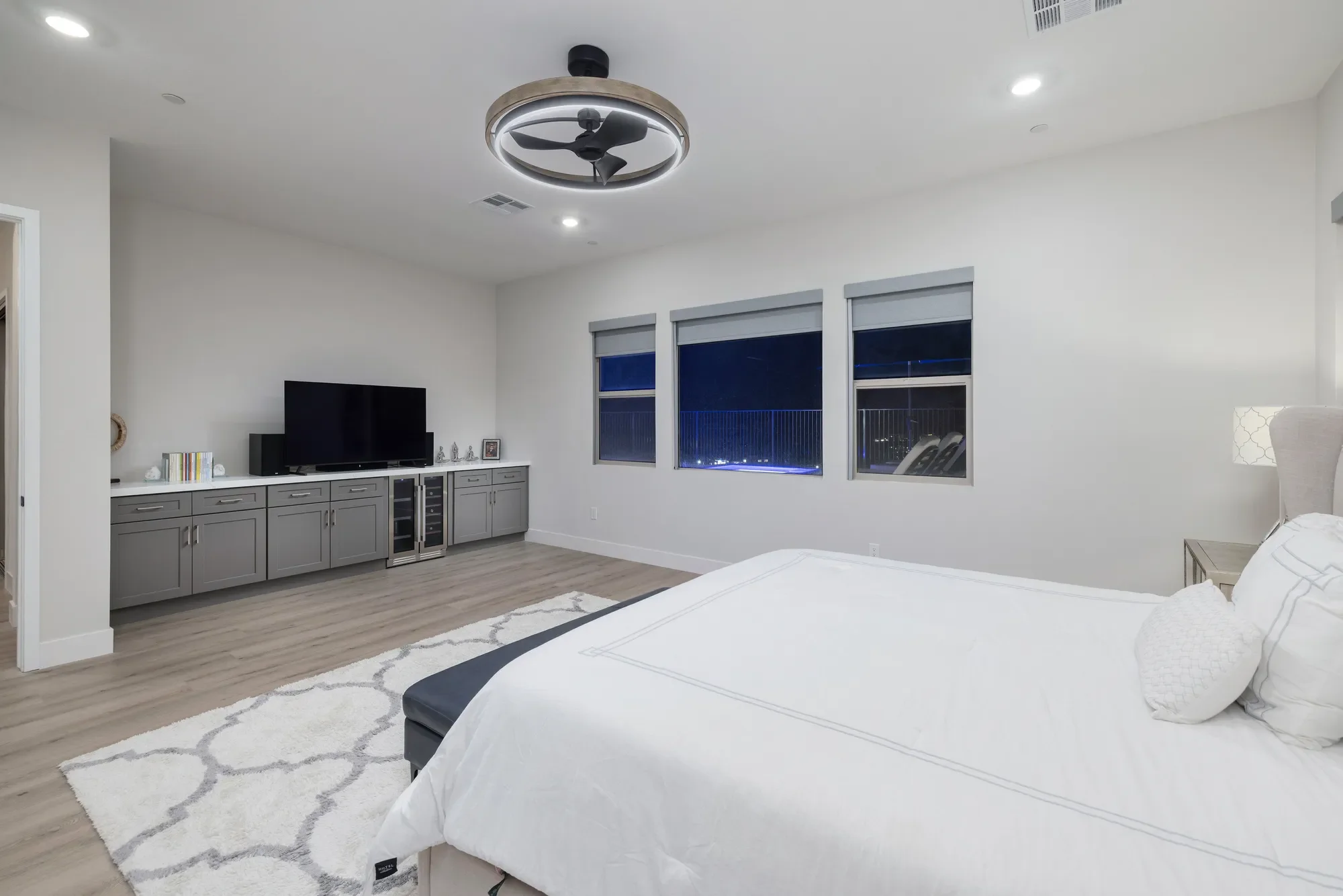 351 Tigullio Avenue, Henderson, NV 899011, Henderson, Nevada, United States. - Photo 17